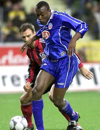 再次用亮眼 再次用亮眼